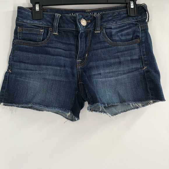 AMERICAN EAGLE Denim Jean Shorts Cutoff Stretch Denim 2 Women Raw Hem Distressed - Picture 2 of 6